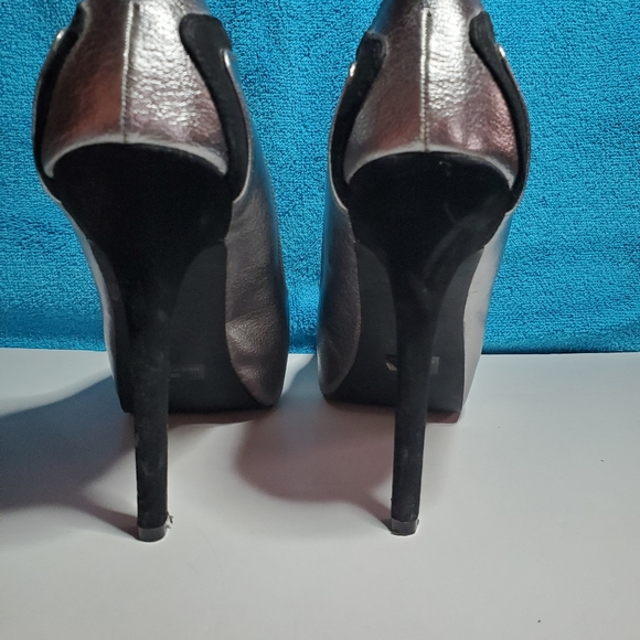 Joey Black and Silver High Heels Size 9 CUTE!! - Picture 6 of 15